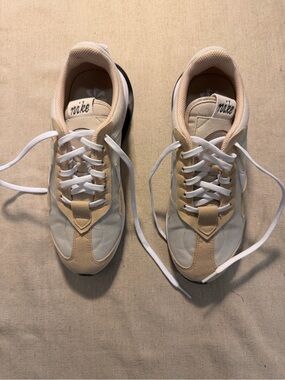 Nike Air Max Pre-Day Training Running Shoes Light Bone Gray DM8259-002 Womens